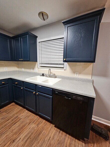 Kitchen - 511 Brian Ln