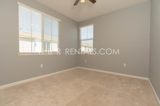 Building Photo - 1609 Marina Dr