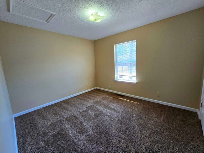 Building Photo - 113 Hickory Trace Rd