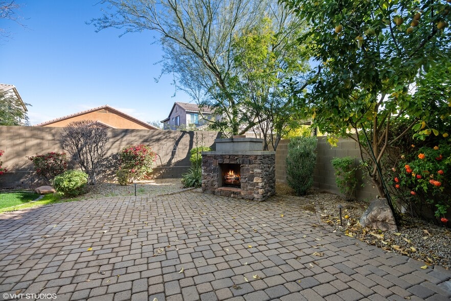 Building Photo - 3760 E Covey Ln
