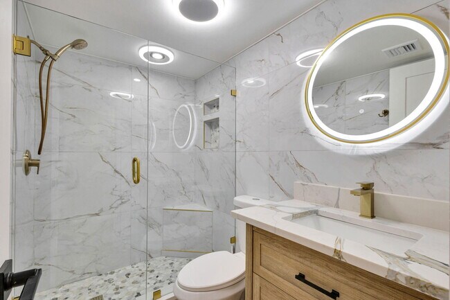 Building Photo - 12911 Briarlake Dr