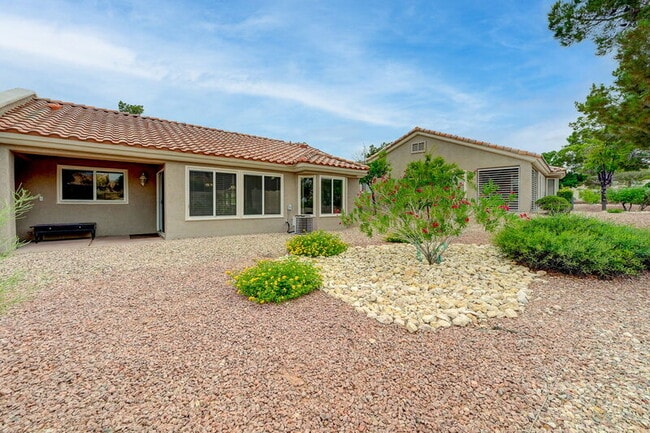 Building Photo - 2613 Breakers Creek Dr