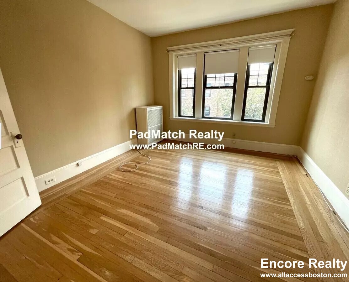 Building Photo - 109 St Paul St