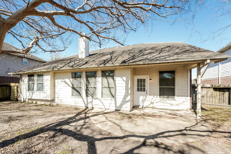 Building Photo - 8919 Green Ray Dr