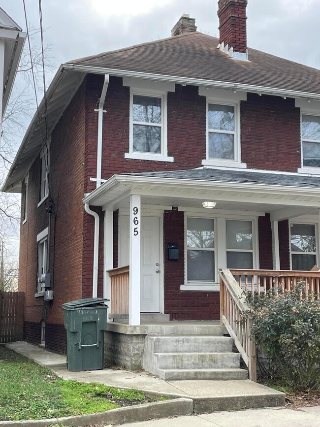 Building Photo - 965 E Rich St