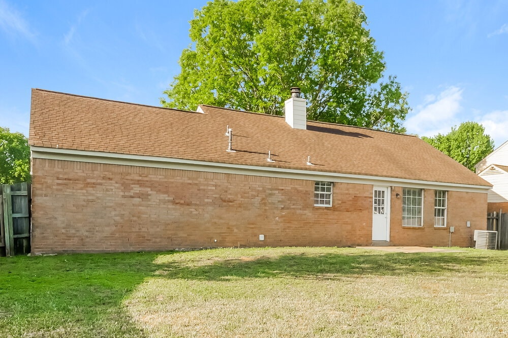 Building Photo - 6916 Fox Briar Cove
