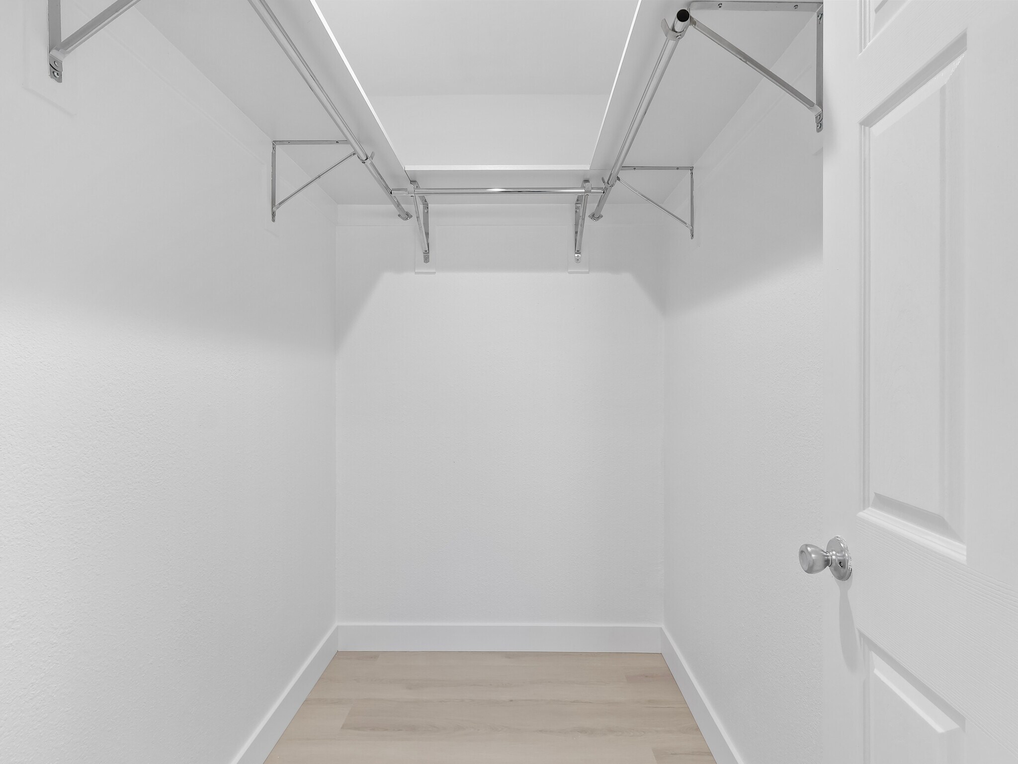 Building Photo - 8828 Chimineas Ave