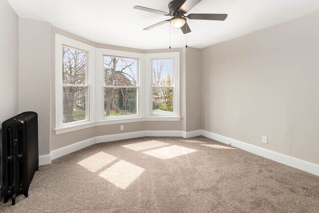 Building Photo - 3 bedroom home Section 8 Approved!