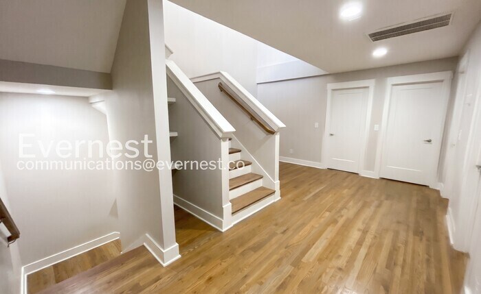 Building Photo - 220 Croleywood Ln