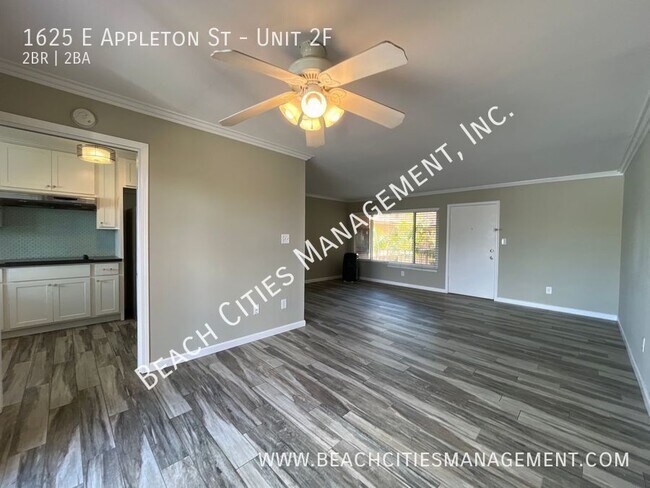 Building Photo - 1625 E Appleton St