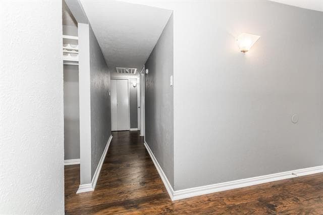 Building Photo - 221 Hardwood Trail