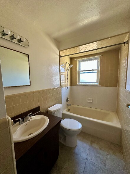 Building Photo - 973 Ellis Pkwy