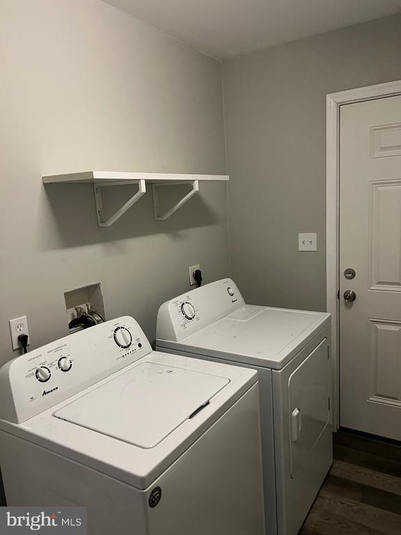 Building Photo - 208 Sunset Dr