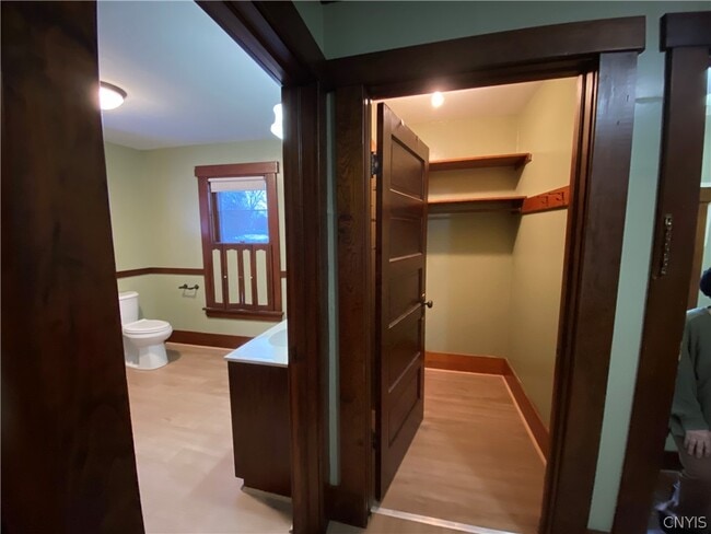 Building Photo - 33 State St