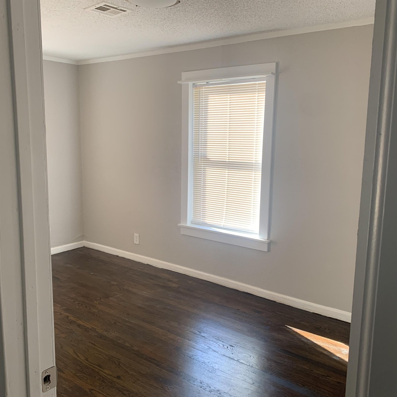 Building Photo - 1523 N Columbia Ave