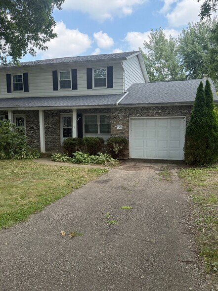 Primary Photo - 6576 Ravenwood Ave NW