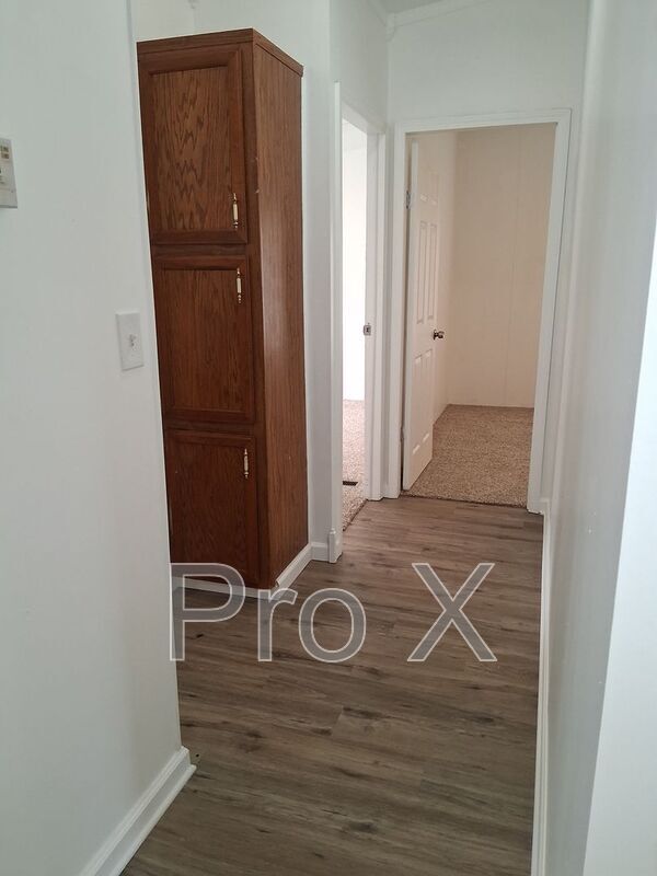 Building Photo - 910 Sands Rd