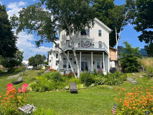 Primary Photo - 32 Belgrade Rd