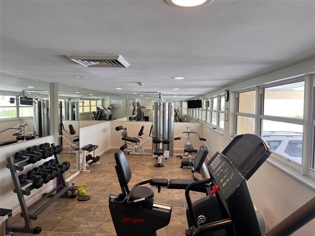 Building Photo - 1200 Hibiscus Ave