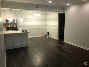 Building Photo - Remodeled Palmetto Commons Condo