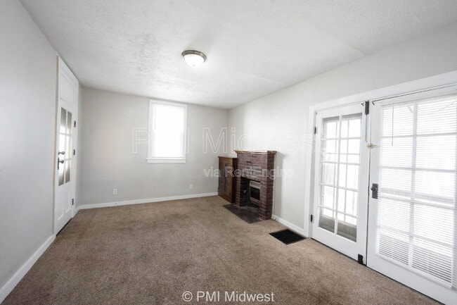 Building Photo - 411 S East St