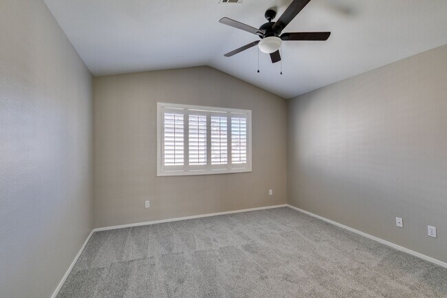 Building Photo - GORGEOUS HOME WITH TONS OF UPGRADES*GATED COMMUNITY WITH A COMMUNITY POOL*