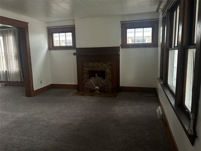 Building Photo - 1028 W 29th St