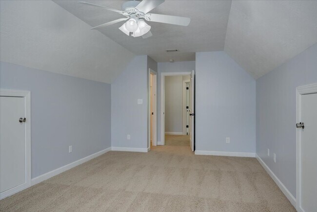Building Photo - 4122 Chastain Dr