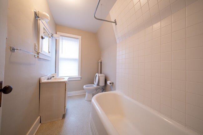 Building Photo - 128 2nd Ave W