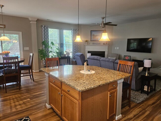 Building Photo - Fabulous 3br 2ba in Fuquay! Available July 31, 2026!