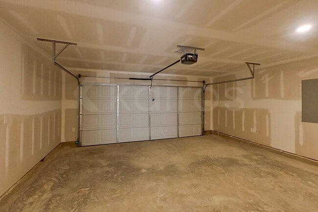 Building Photo - 108 Flat Rock Ml Trl