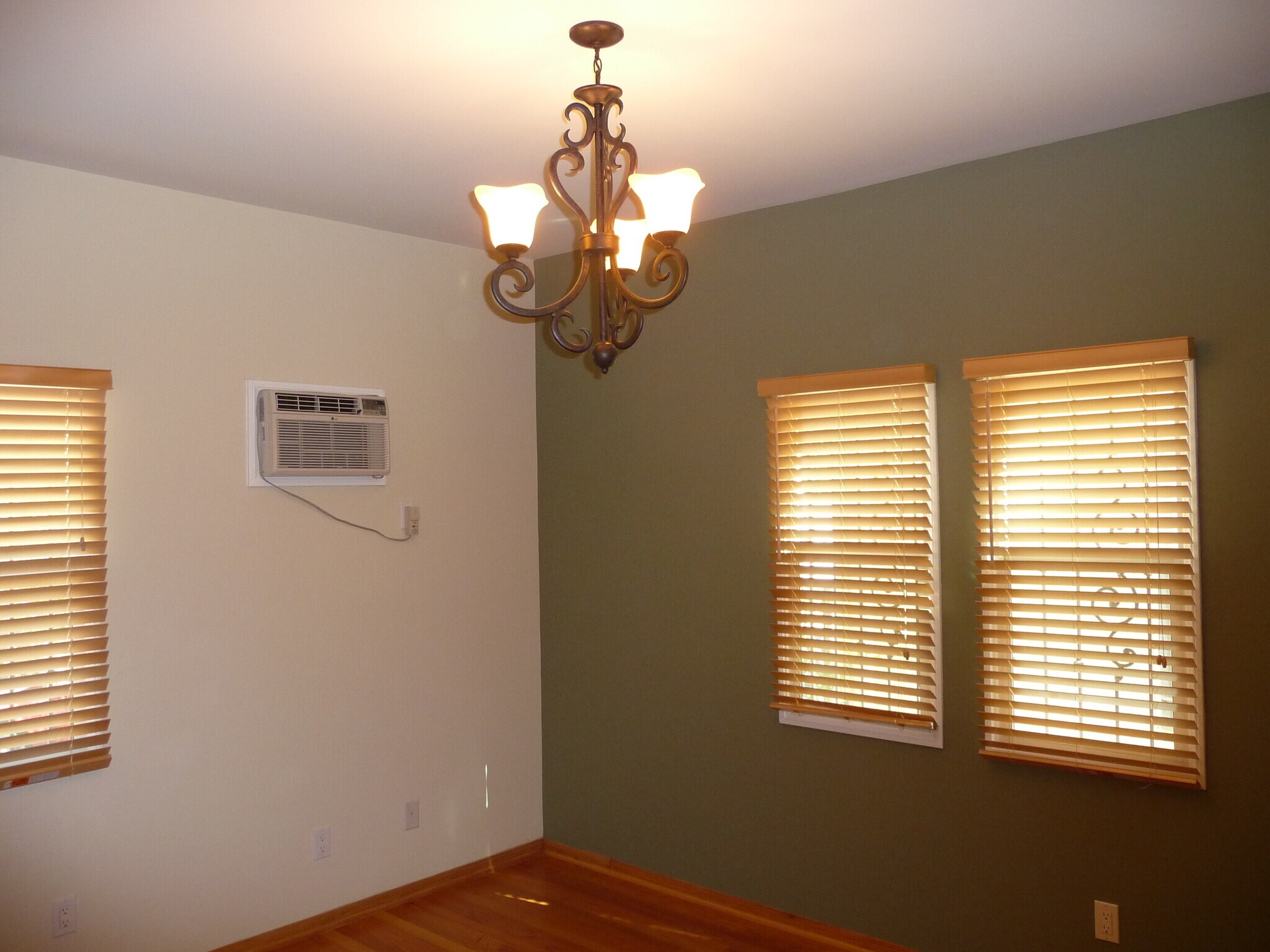 Building Photo - 538 N Spaulding Ave