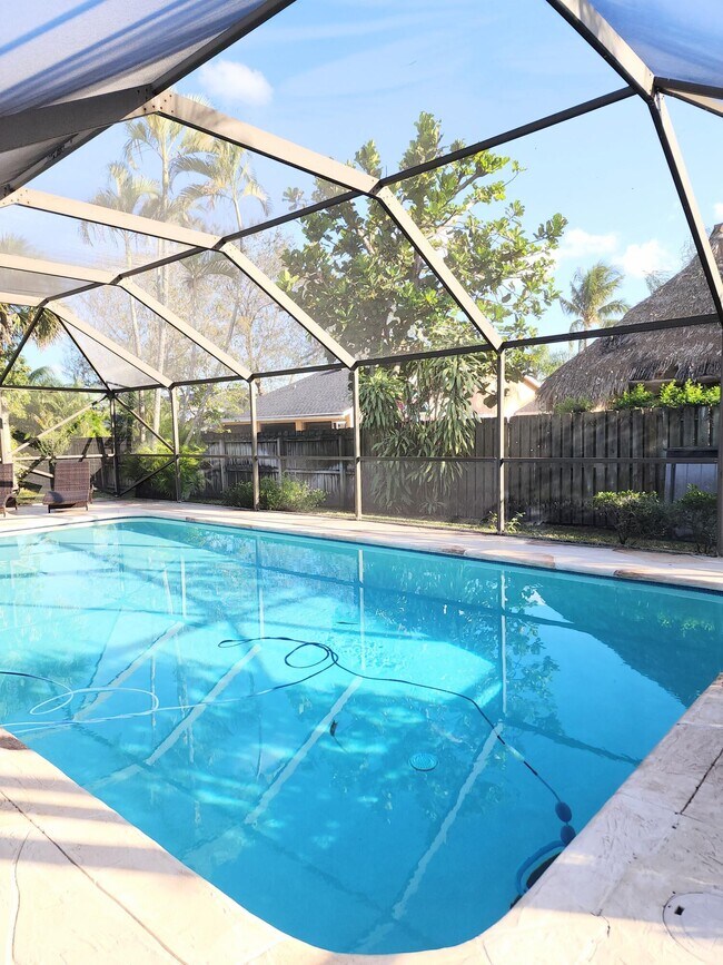 Building Photo - 14526 Paddock Dr