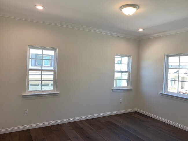 Building Photo - 5350 McCulloch Ave