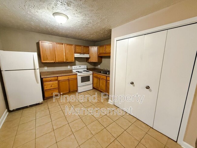 Building Photo - 2736 George Owen Rd