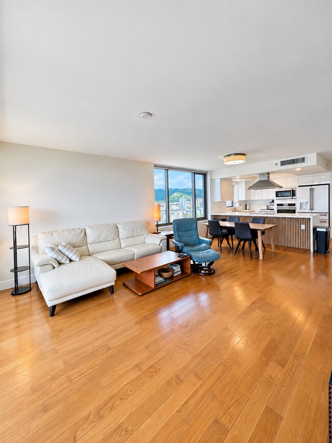 Building Photo - 1551 Ala Wai Blvd