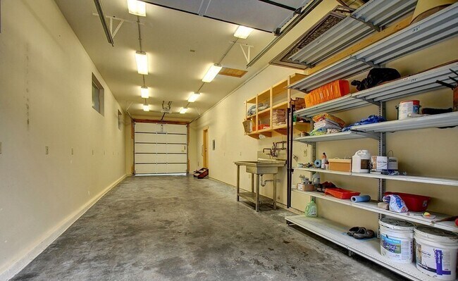 Building Photo - Everett Rambler for rent with RV parking -...