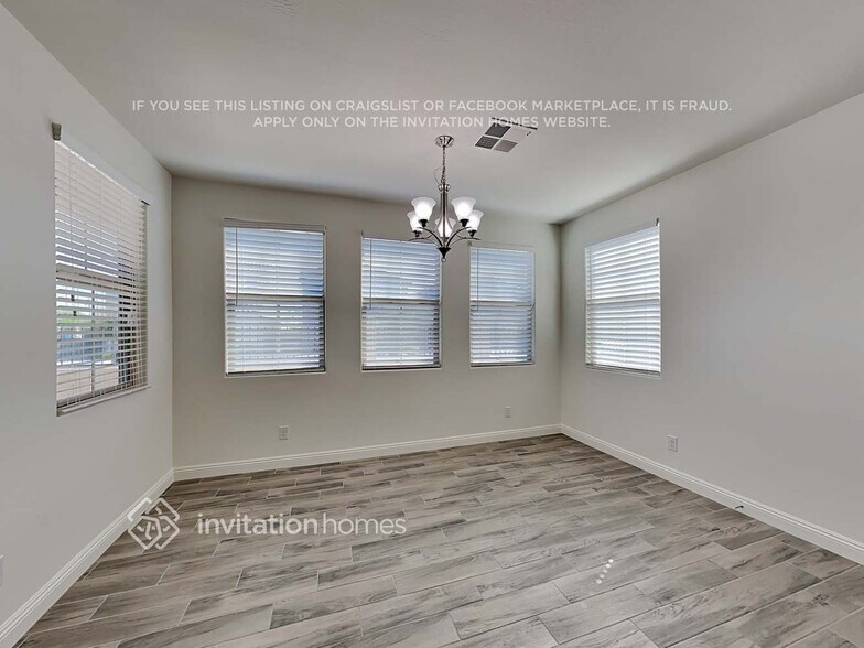Building Photo - 242 N 69th Pl