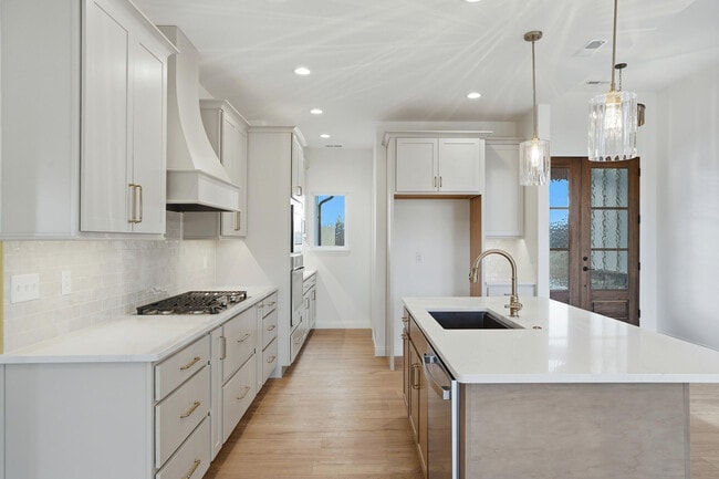 Building Photo - 2700 Easley Cabin Cir