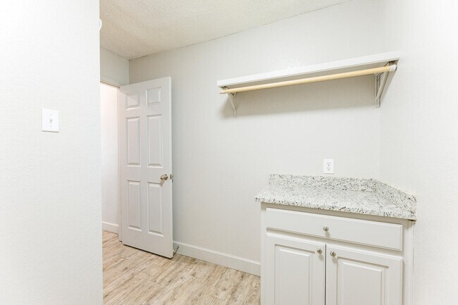 Building Photo - 9603 Orlando Ave