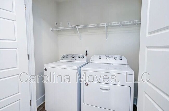 Building Photo - 609 Purteview Pl