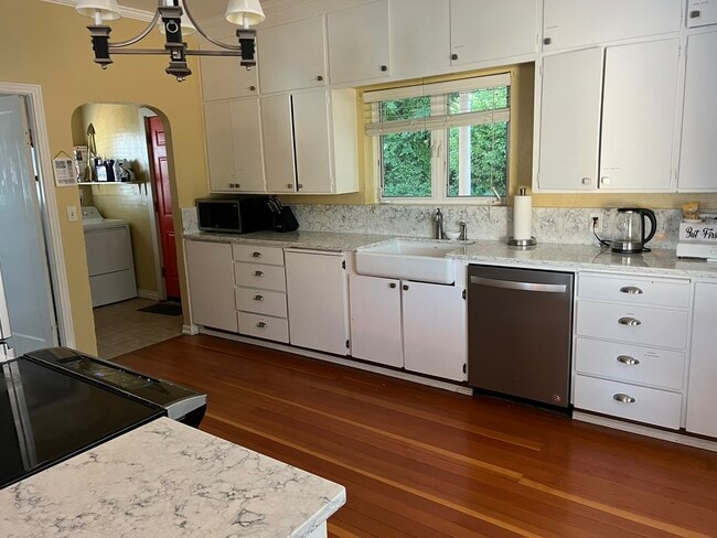 Building Photo - 13603 Goodrich Dr NW