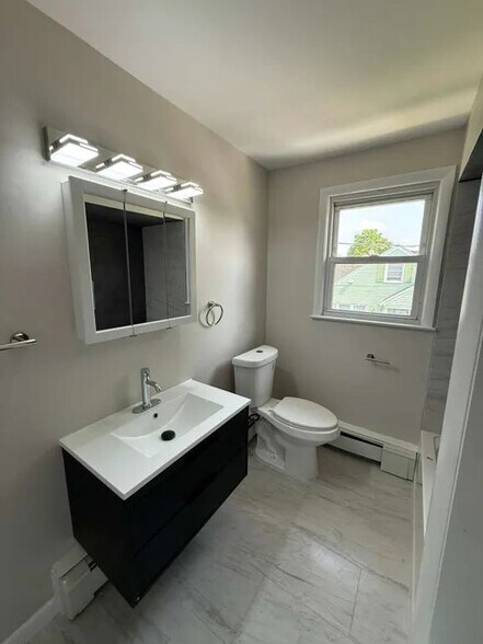 Building Photo - 55B-55B Haines Ave