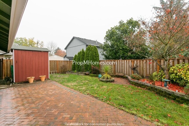 Building Photo - 22340 SW Nottingham Ct