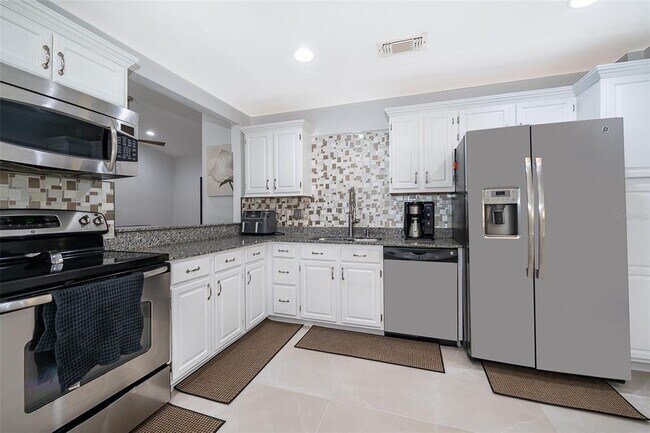 Building Photo - 200 Egret Ct