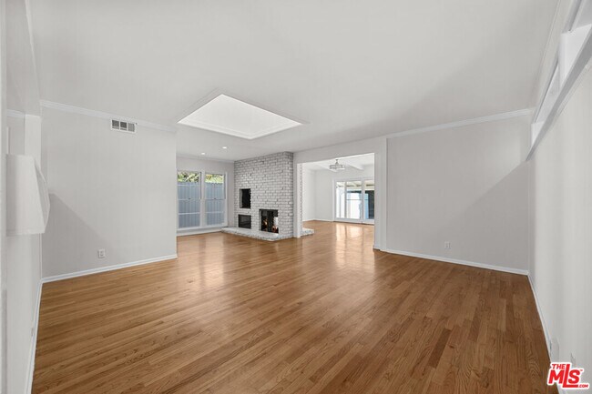 Building Photo - 4316 Bellaire Ave