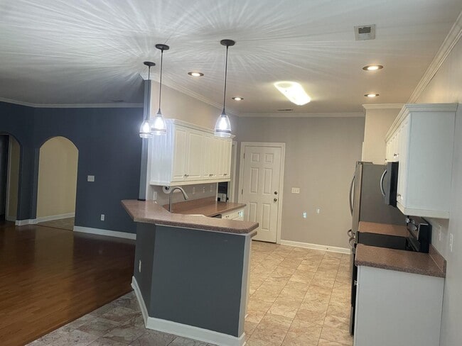 Building Photo - 160 Molinia Dr