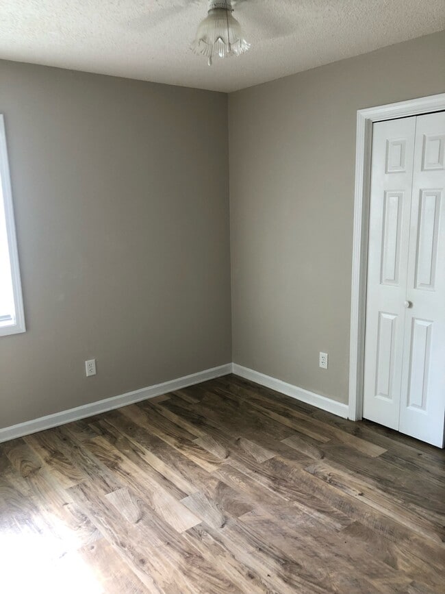 Building Photo - 125 Radford Cir