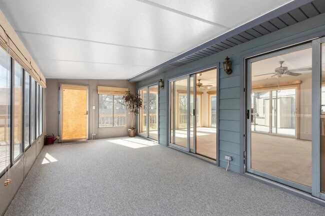 Building Photo - 8 Hampton Ct