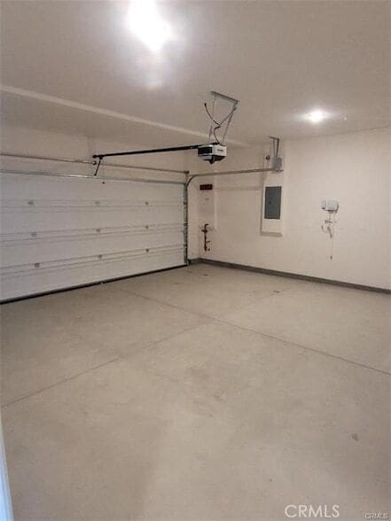 Building Photo - 2058 Bergamot St